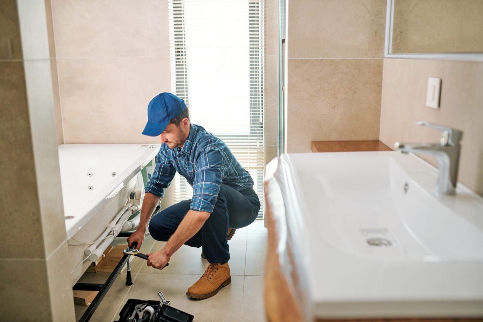 Signs You Need Professional Bathroom Plumbing Repair